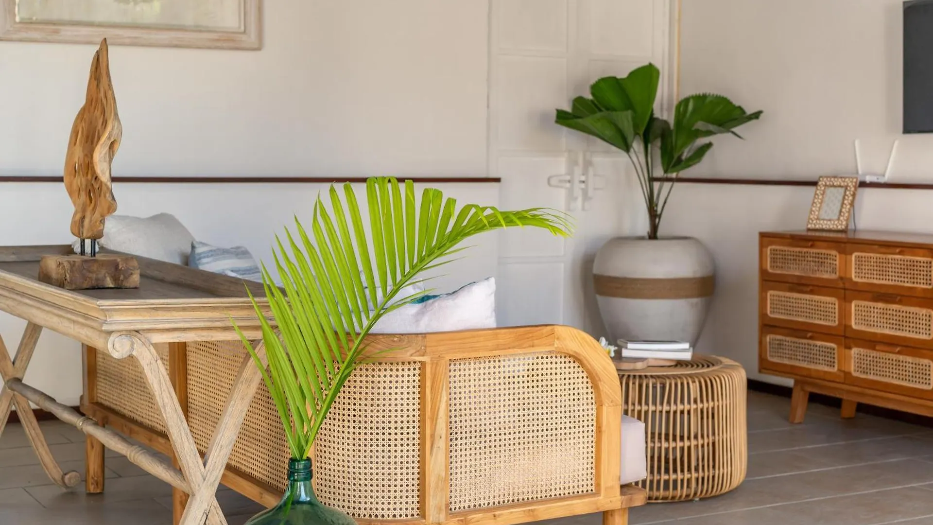 Free Pick-Up Balinese Style Tropical Private Pool Villa With 2 Bedrooms Seminyak