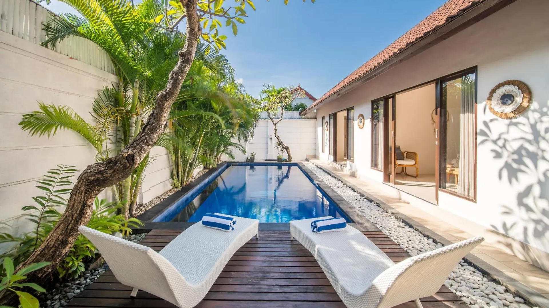 Free Pick-Up Balinese Style Tropical Private Pool Villa With 2 Bedrooms Seminyak