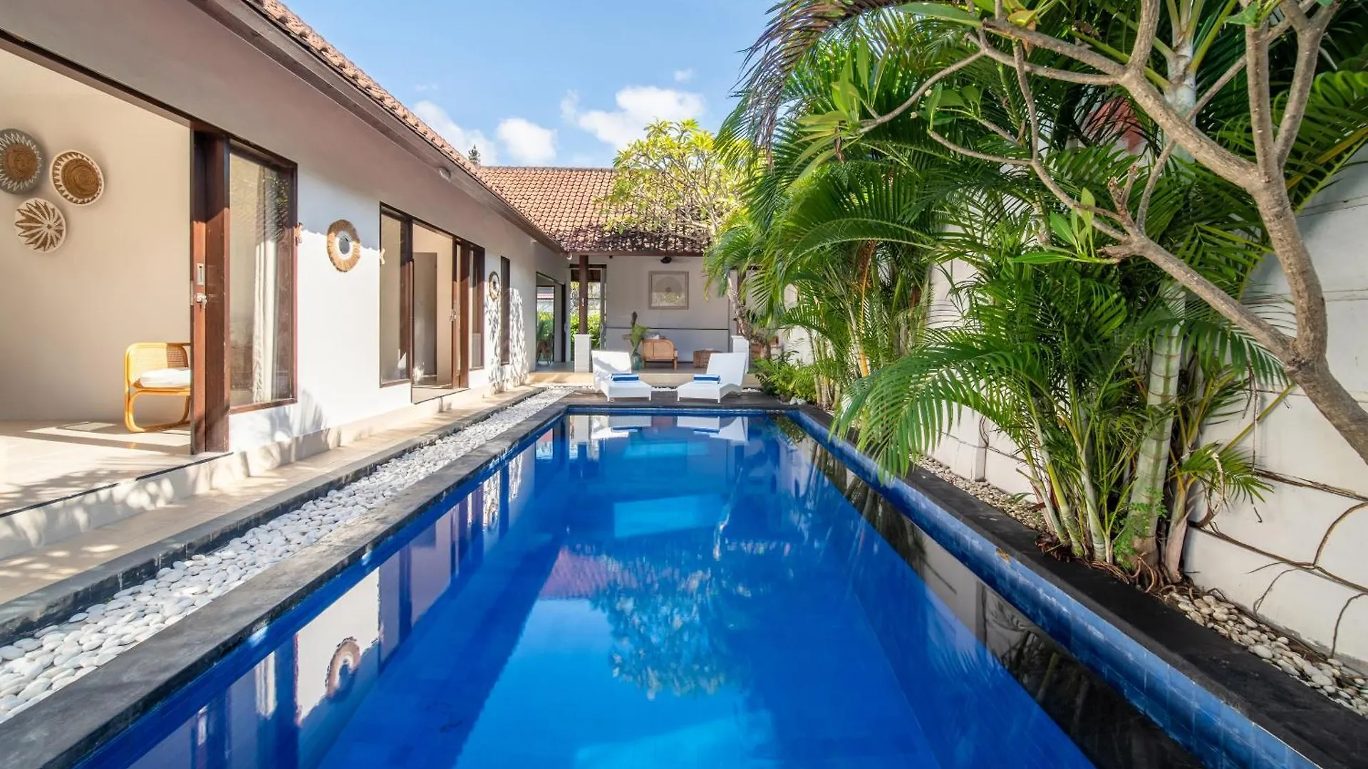 Free Pick-Up Balinese Style Tropical Private Pool Villa With 2 Bedrooms Seminyak