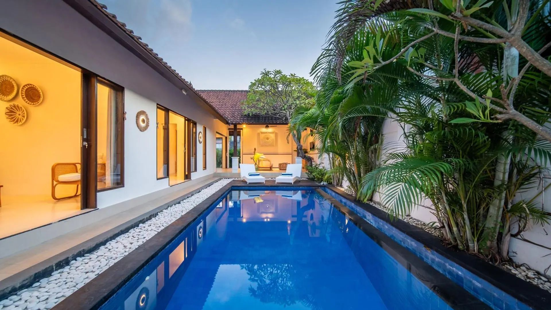 Free Pick-Up Balinese Style Tropical Private Pool Villa With 2 Bedrooms Seminyak