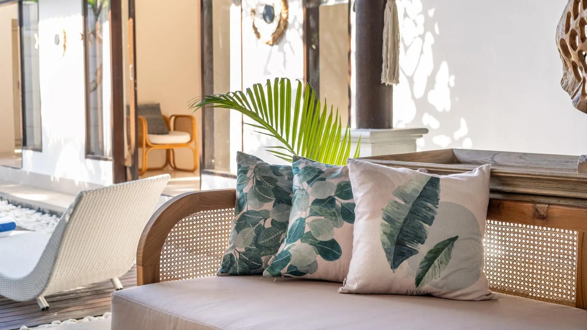 Free Pick-Up Balinese Style Tropical Private Pool Villa With 2 Bedrooms Seminyak 0*,  Endonezya