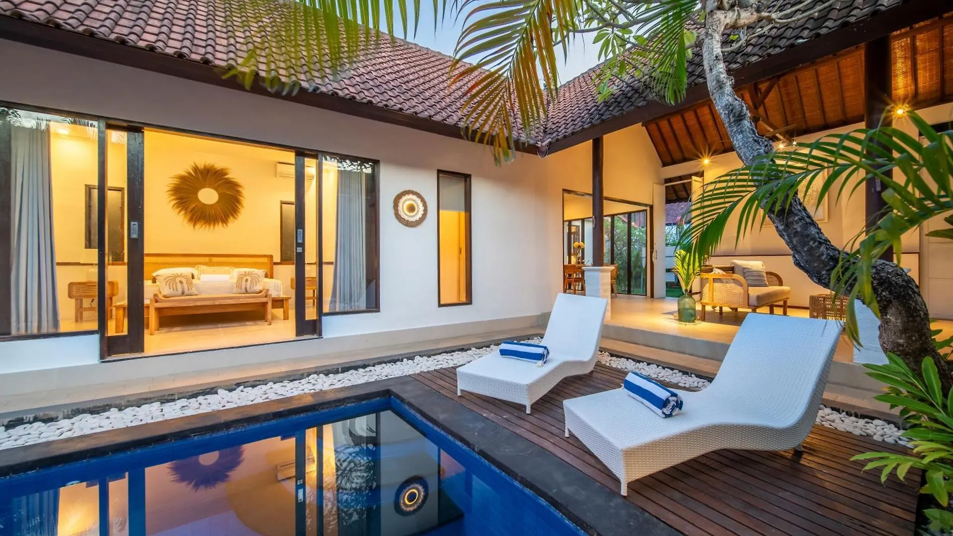 Free Pick-Up Balinese Style Tropical Private Pool Villa With 2 Bedrooms Seminyak